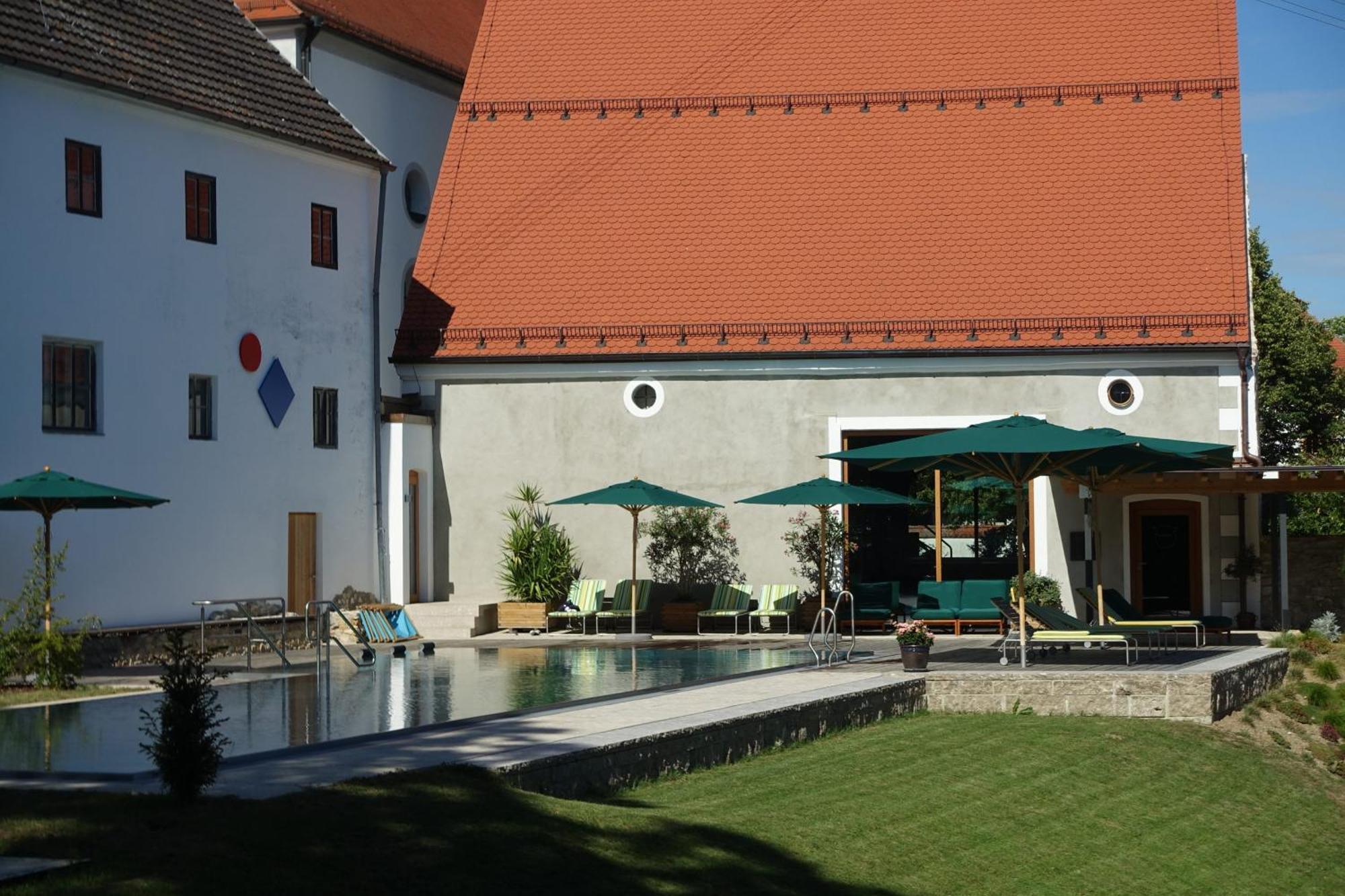 מלון נויבורג אן דר דונאו Pilgerhaus Bergen מראה חיצוני תמונה